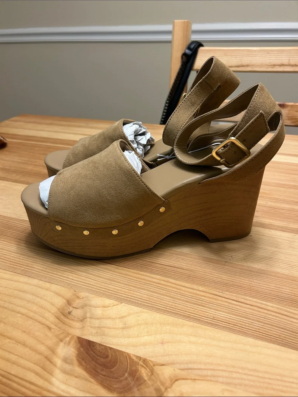 Never worn tag still on!!Women's Suede Ankle-Strap wedges in Tan